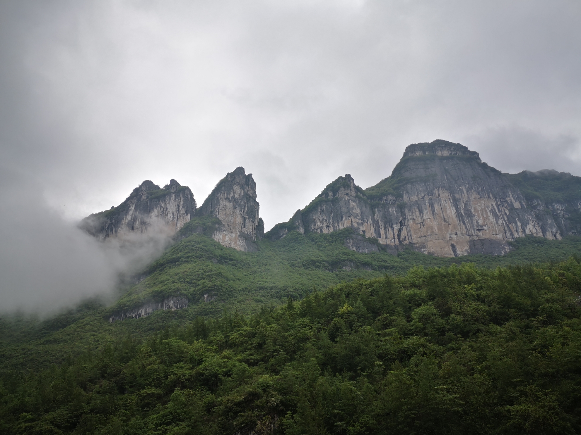 流浪在仙女山镇上#五月不宅计划# ——霞姐重庆仙女山乱游记_游记