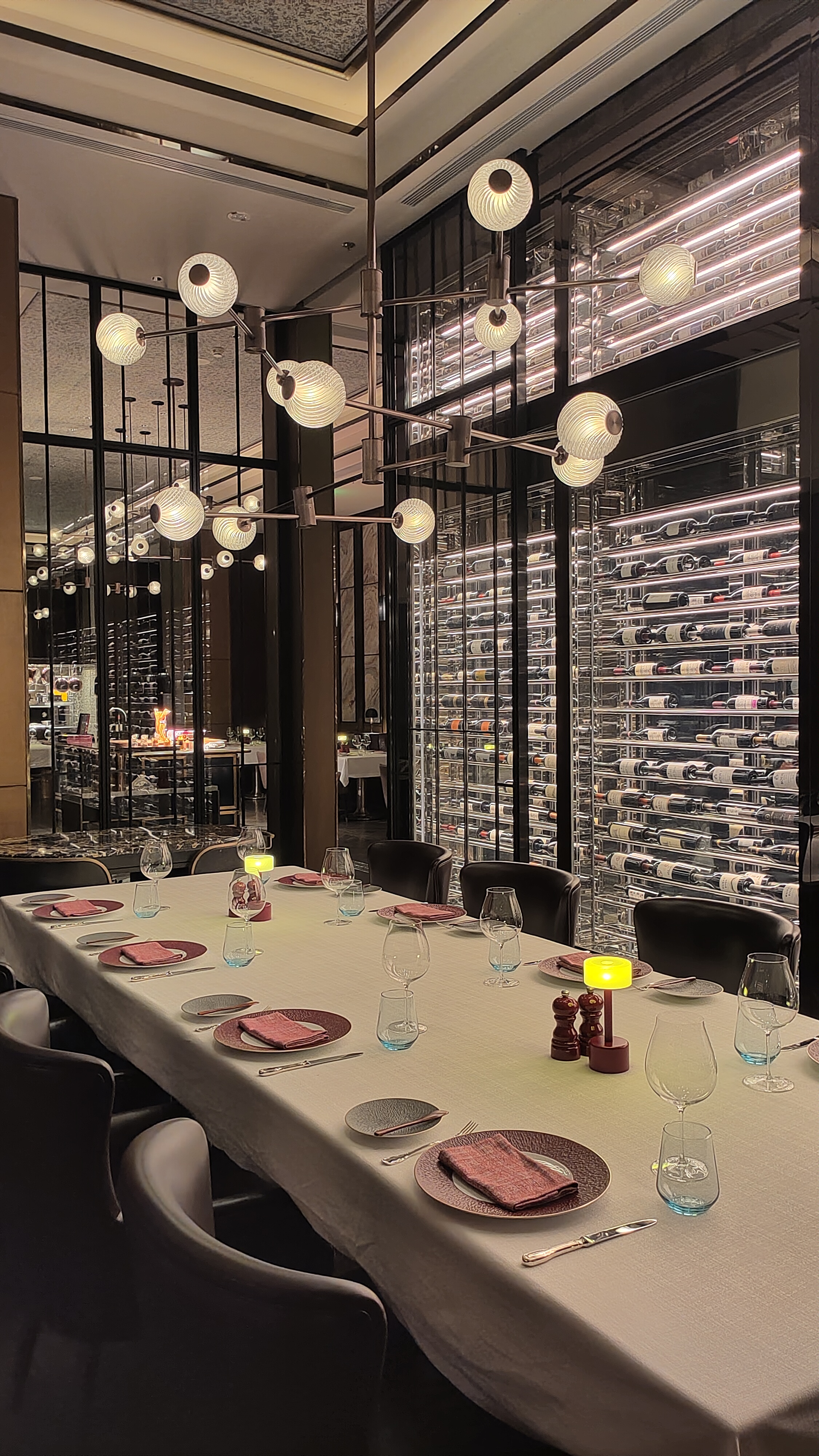 青岛美食-瑞吉酒吧