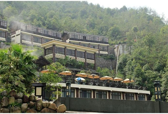 温州泰顺玉龙山氡泉酒店2天1晚住宿套餐含双人早餐双人室外温泉票