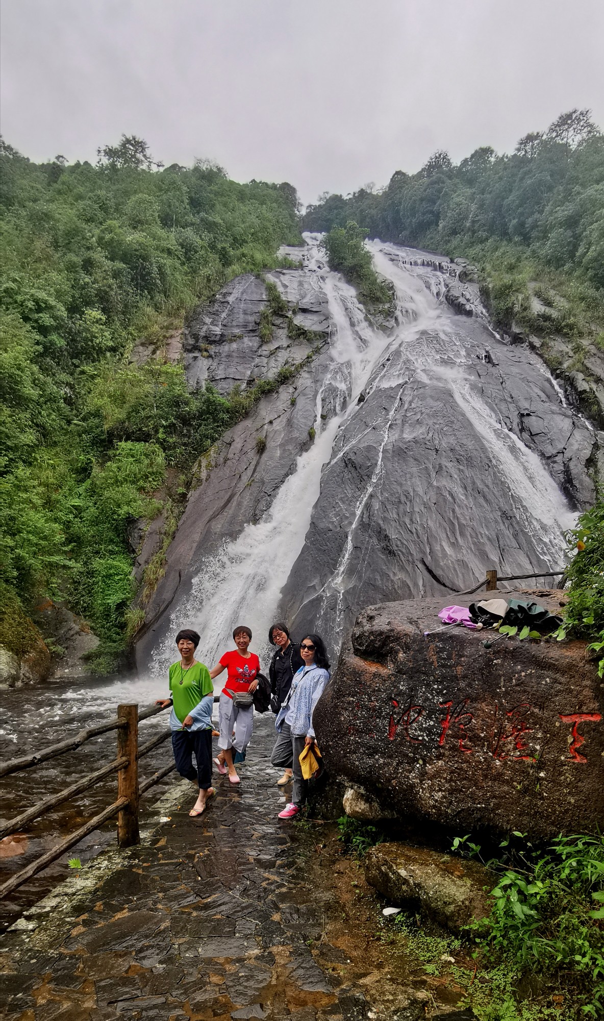 行走在云南红河州金平县马鞍底乡. 第一天 从昆明出发