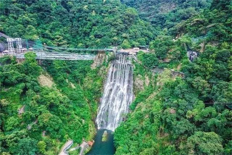 清远黄腾峡漂流2日游(精彩刺激 黄腾峡勇士漂 住云海温泉酒店 享无