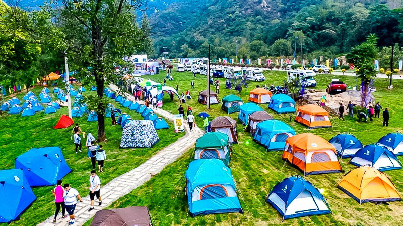 河北保定云花溪谷国际露营基地夏浪露营节2日游鸡鸣闻四县花开两省香