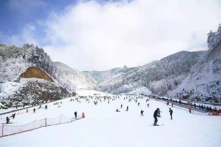 纯玩桐庐滑雪杭州到桐庐生仙里滑雪场一日游畅滑不限时全新雪场
