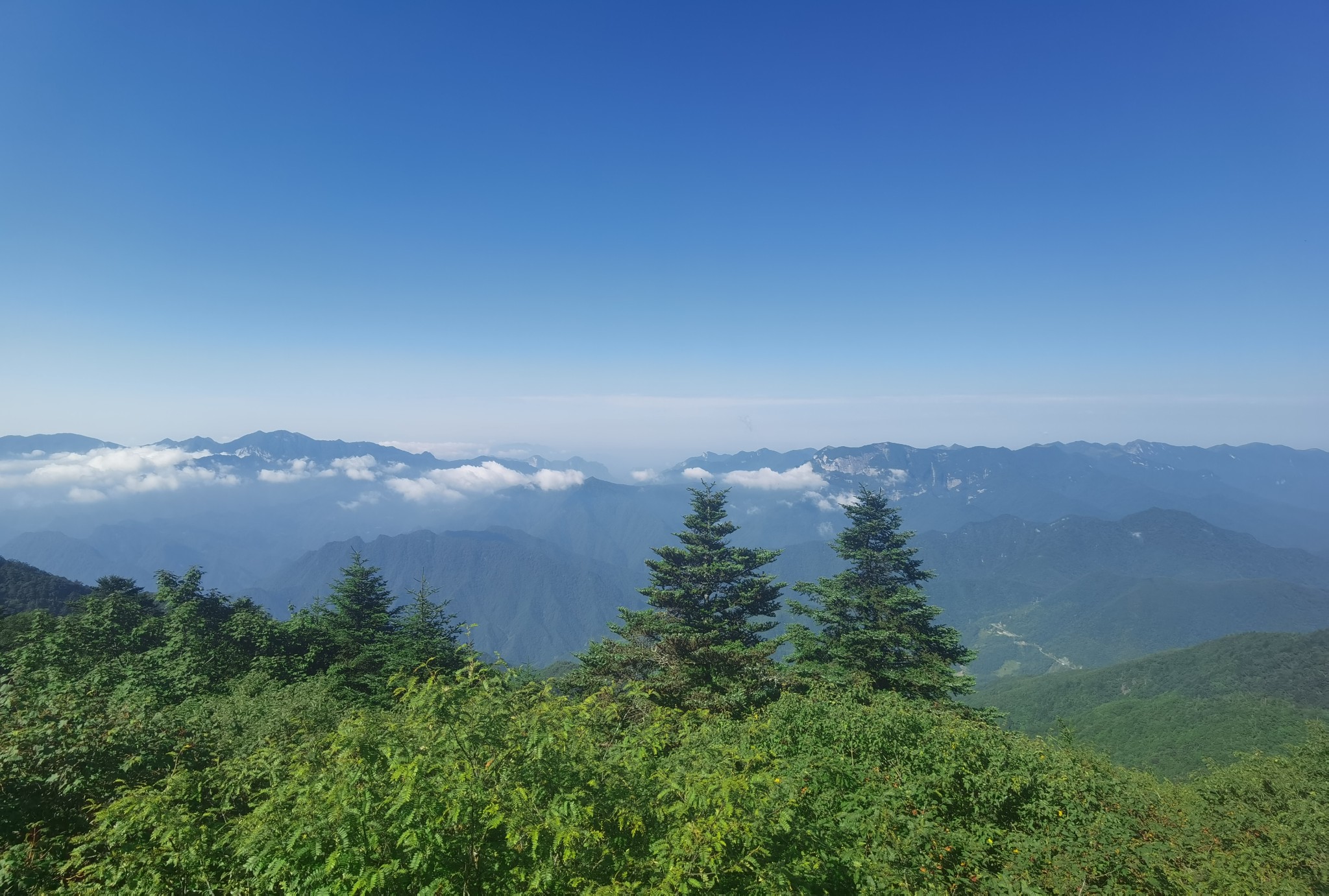 名副其实!避暑胜地华中屋脊