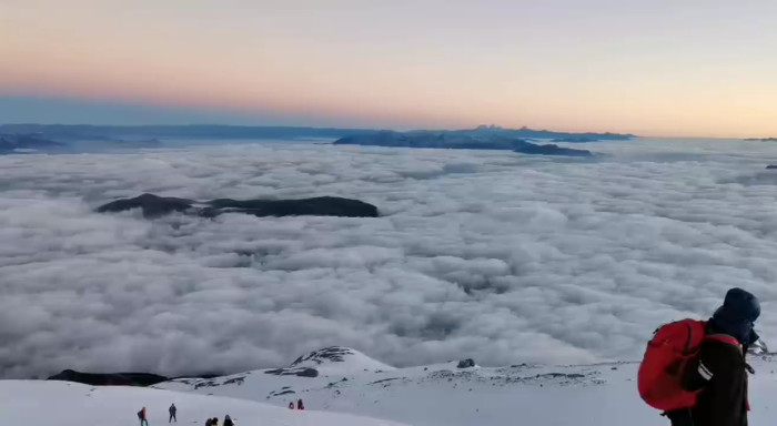 哈巴雪山什么时候去最好,自己一个人可以去吗