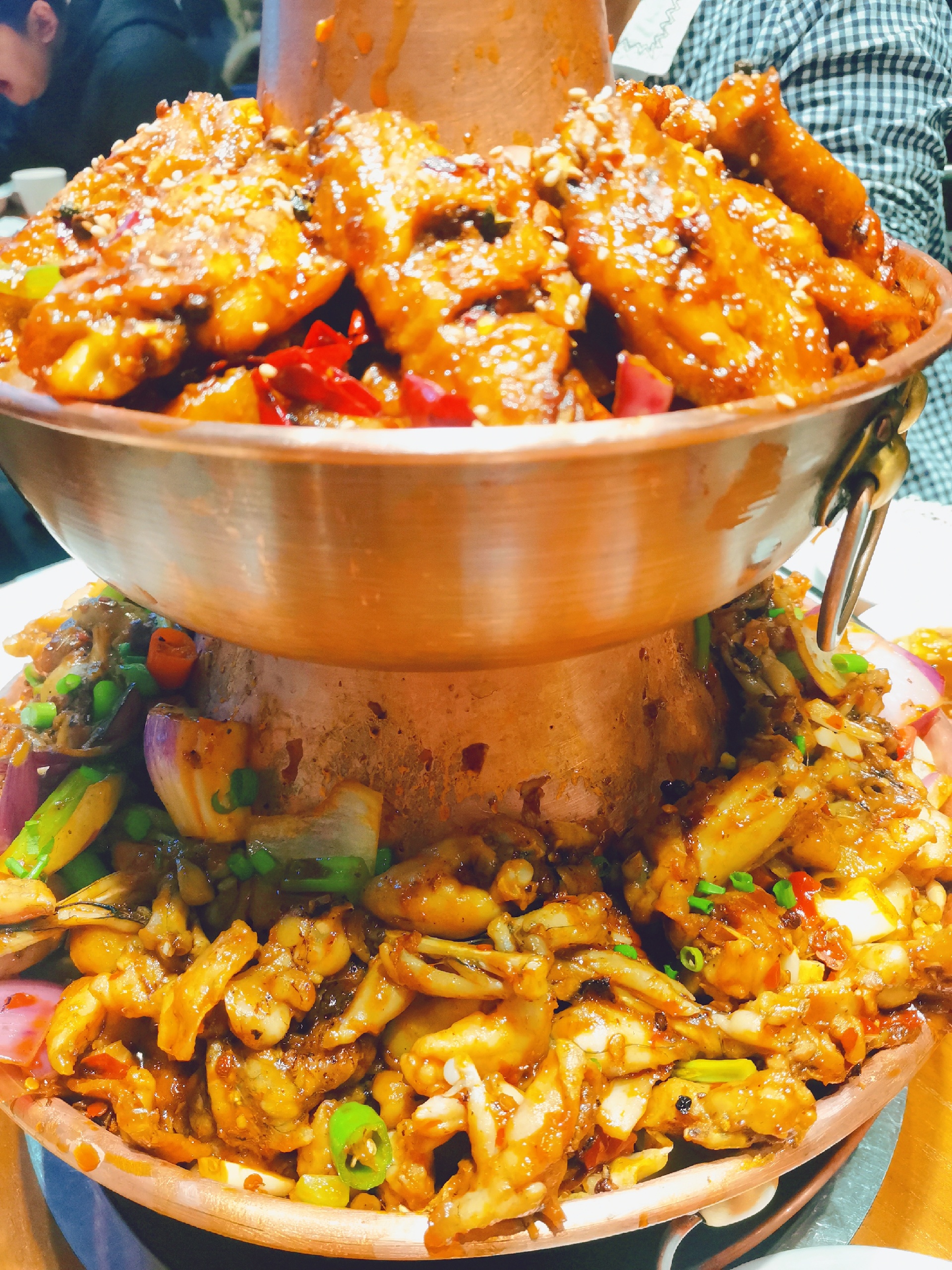 青岛美食-沪小二炭火蛙锅