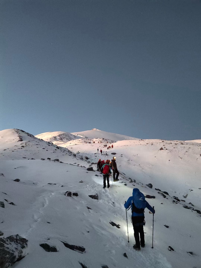 哈巴雪山什么时候去最好,自己一个人可以去吗