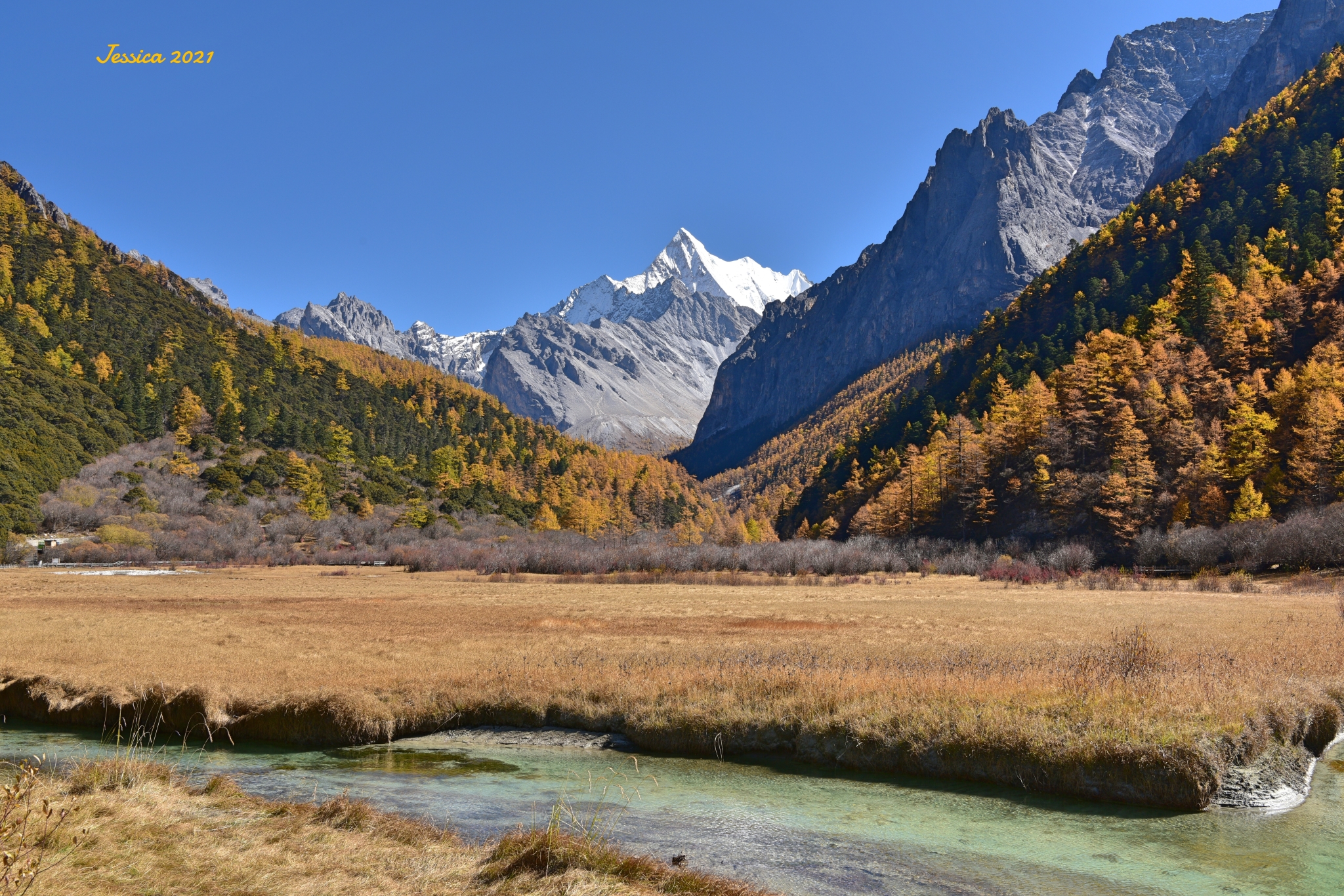 ·雪山、草甸、高原湖泊，走入大香格里拉的浓浓秋色_游记