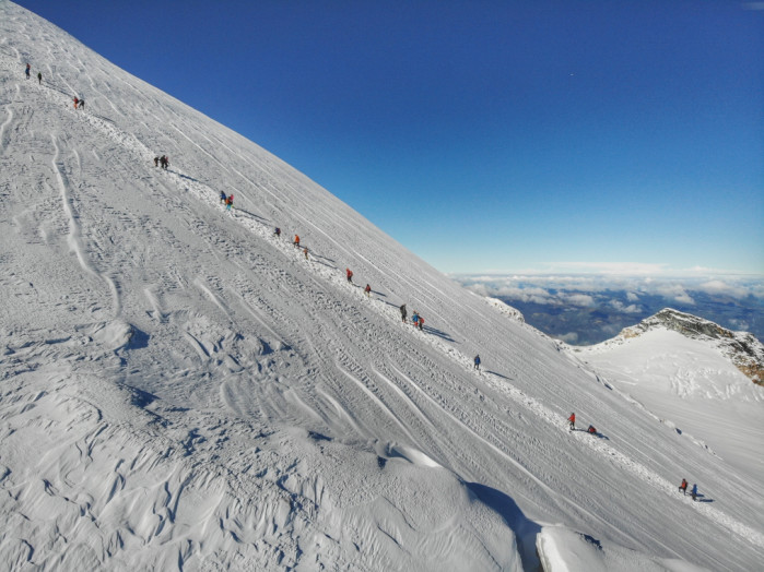 哈巴雪山什么时候去最好,自己一个人可以去吗