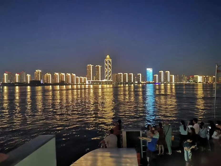 芜湖夜景凤凰号游轮_游记