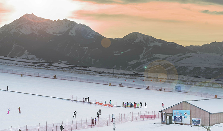 乌鲁木齐南山丝绸之路滑雪场一日游