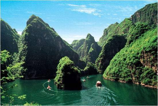 1,八达岭长城什么季节去比较合适?景色最好