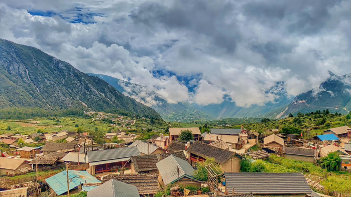 哈巴雪山什么时候去最好,自己一个人可以去吗