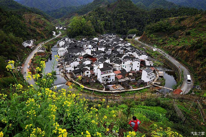 婺源景德镇深度精华2日游2-6人团(篁岭晒秋 石城晨曦枫叶 瑶里古镇