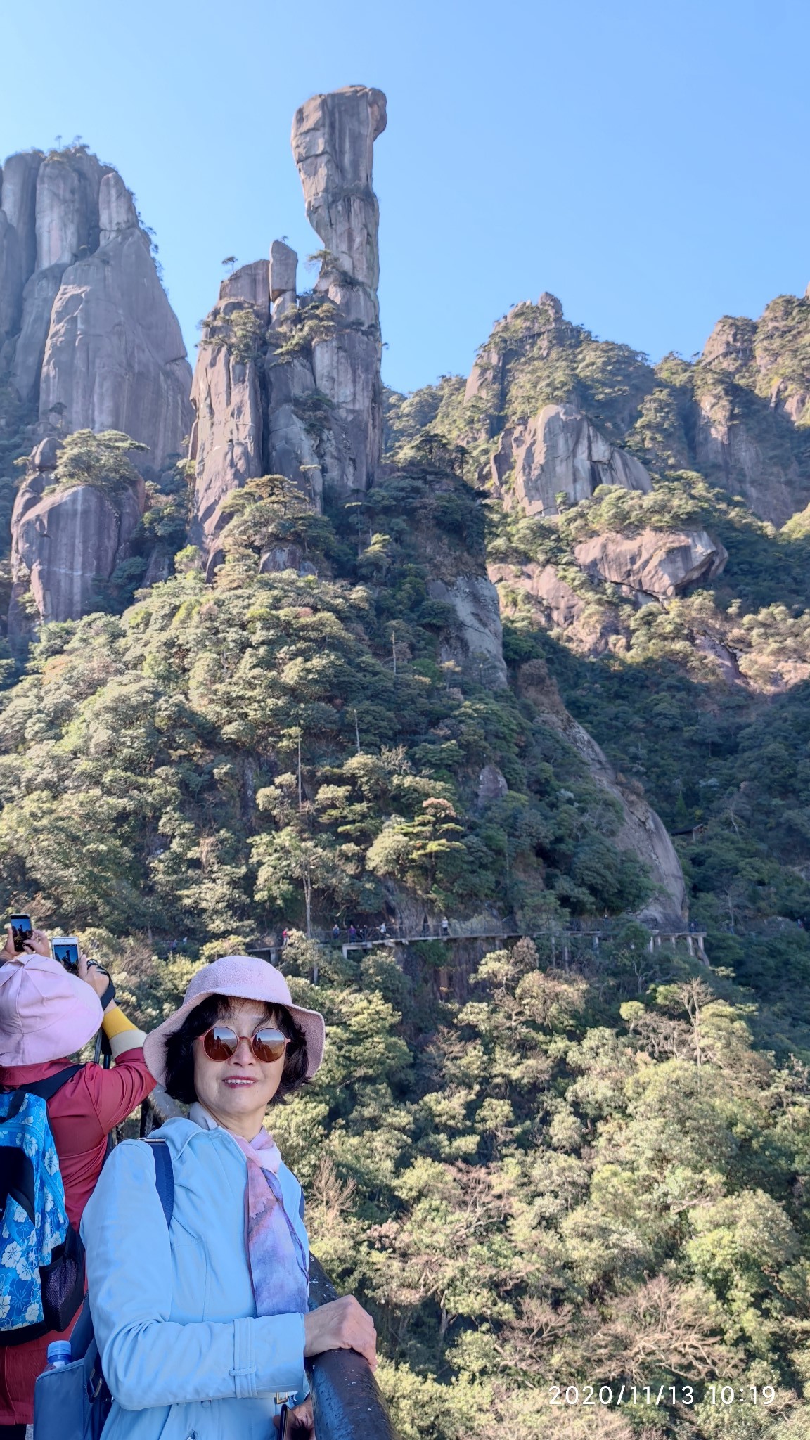 三清山以奇石出名,巨蟒出山,东方女神是必看景点.