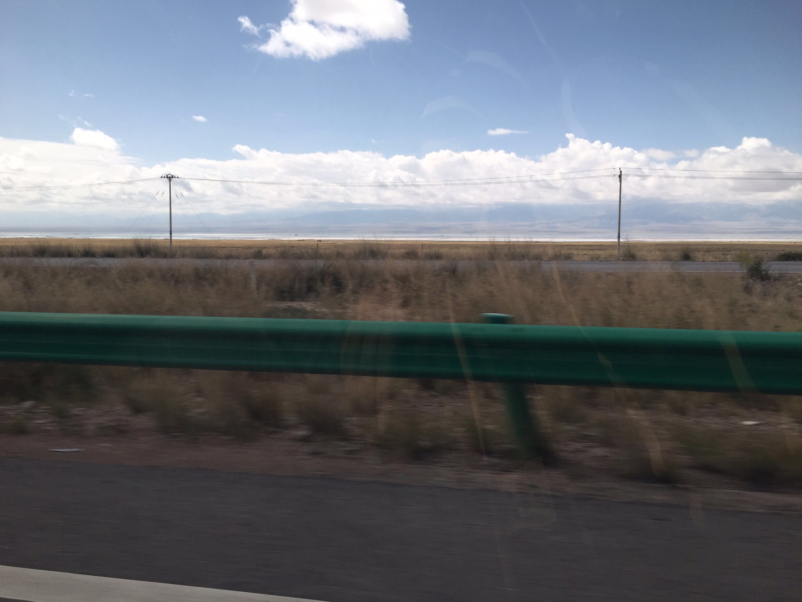 乌兰美食-友友巴州炕锅美食城