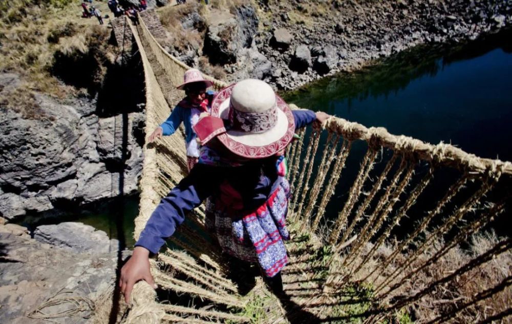 世界上最危险的9座吊桥，景色秀丽但恐高者慎爬_游记