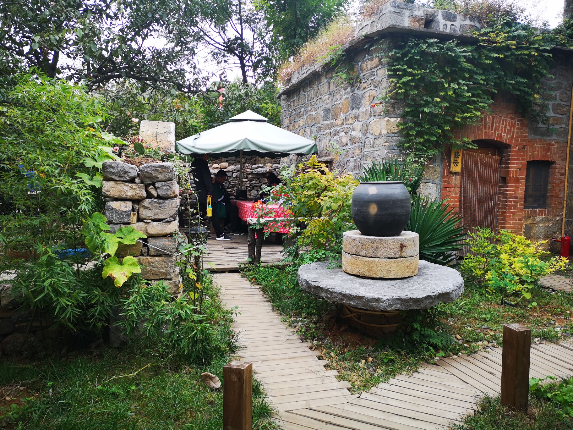 十一假期我们这样过——在石居部落体验烧烤，火锅，窑洞_游记