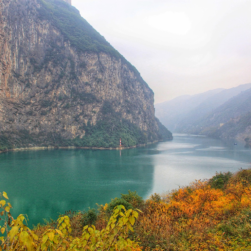 武隆天坑地缝·漫游乌江画廊-赤壁观景台·游玩天生三桥·重庆旅游)