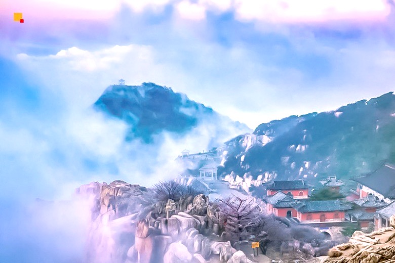 泰山风景名胜以泰山主峰为中心,呈放射状分布,由自然景观与人文景观