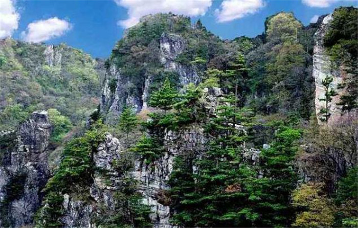 陕西柞水牛背梁国家森林公园 终南山寨一日游(含门票