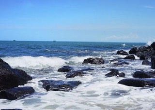 硇洲岛大陆南端的火山海岛