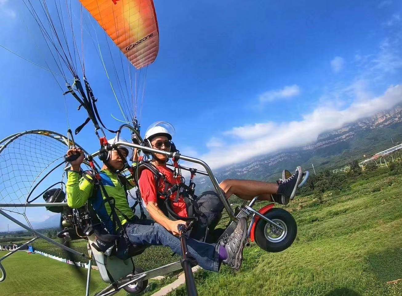 【产品特色】动力伞 三角翼 滑翔伞河南林州林虑山滑翔伞基地图文详情