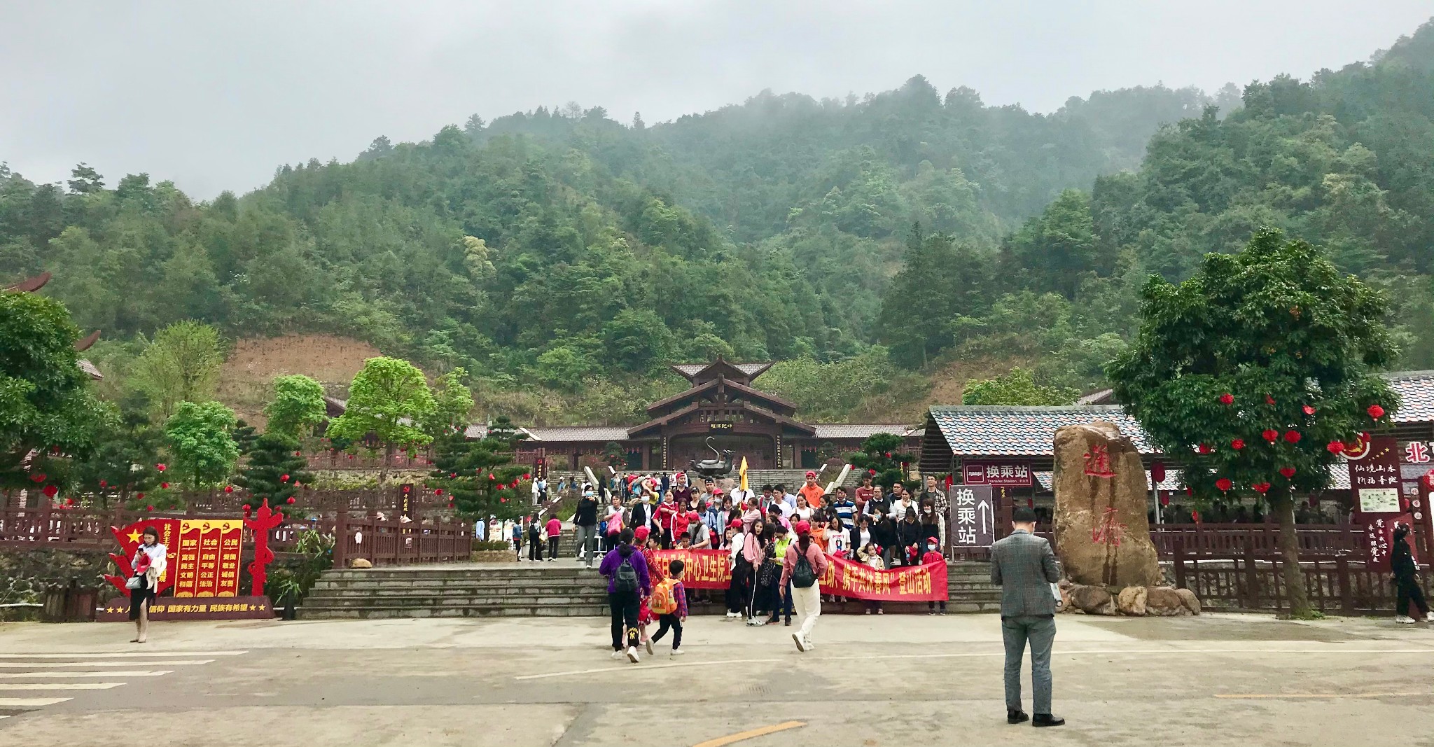 登高赏杜鹃,探秘广西平南北帝山旅游区初春仙境!自驾游约起来!