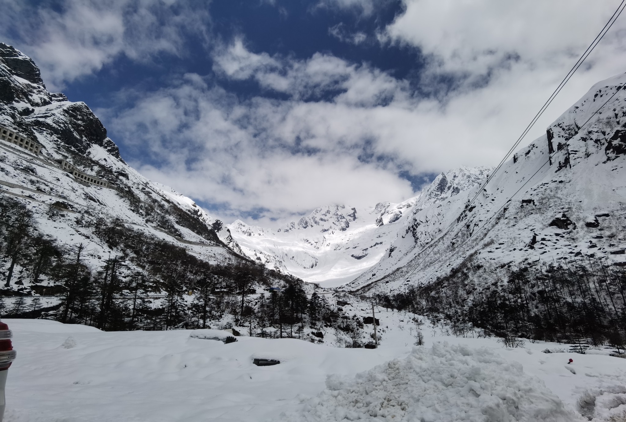 嘎隆拉雪山         