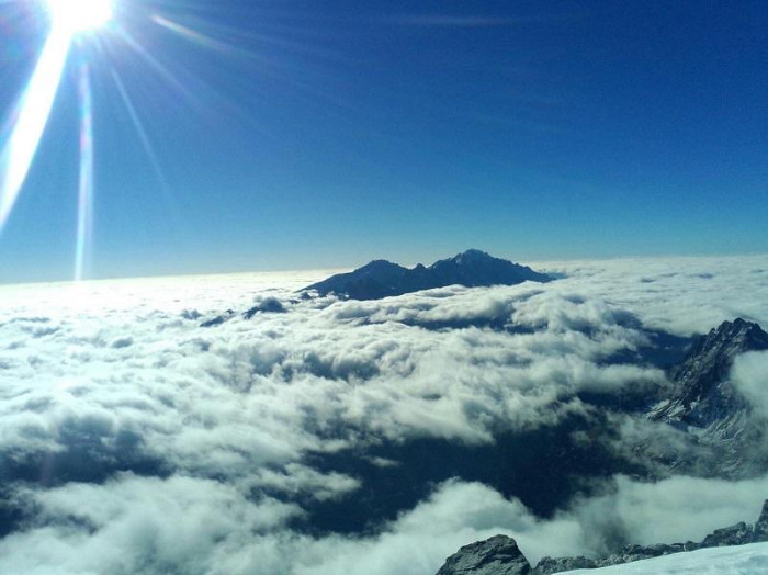 哈巴雪山什么时候去最好,自己一个人可以去吗