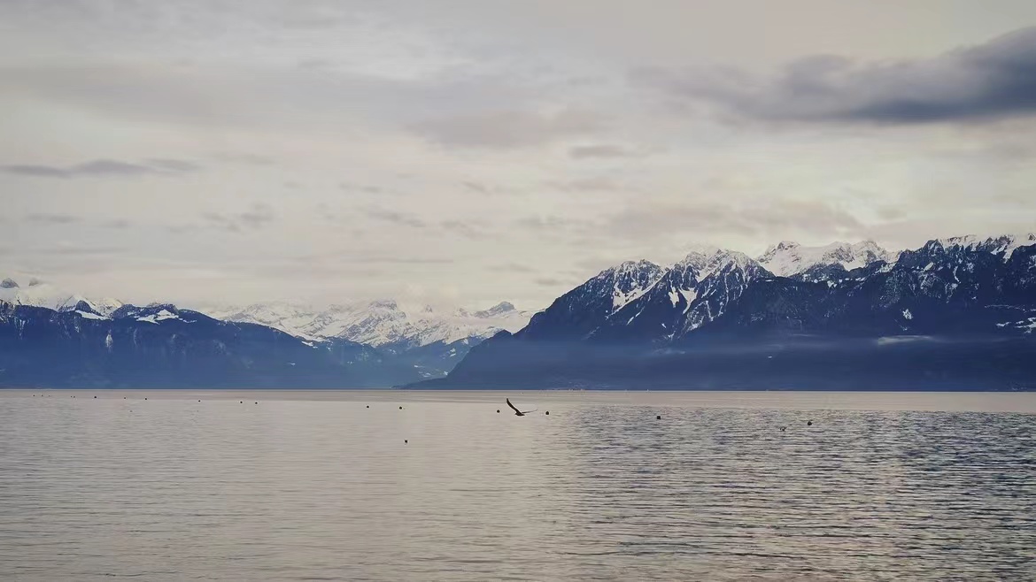 在洛桑倾听山与湖的声音_游记