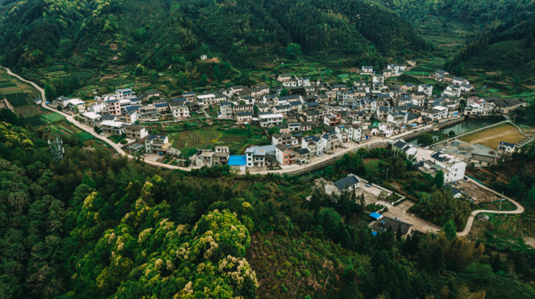 六都村·航拍六都村·和溪桥六都位于祁门县城西北约12公里处,古时又