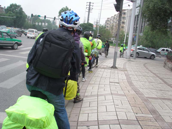 搭车的女孩 wKgBpU72ofnWmHg0AAGsD85I2pw52.jpeg?imageView2%2F2%2Fw%2F600%2Fq%2F90%7CimageMogr2%2Fstrip%2Fquality%2F90