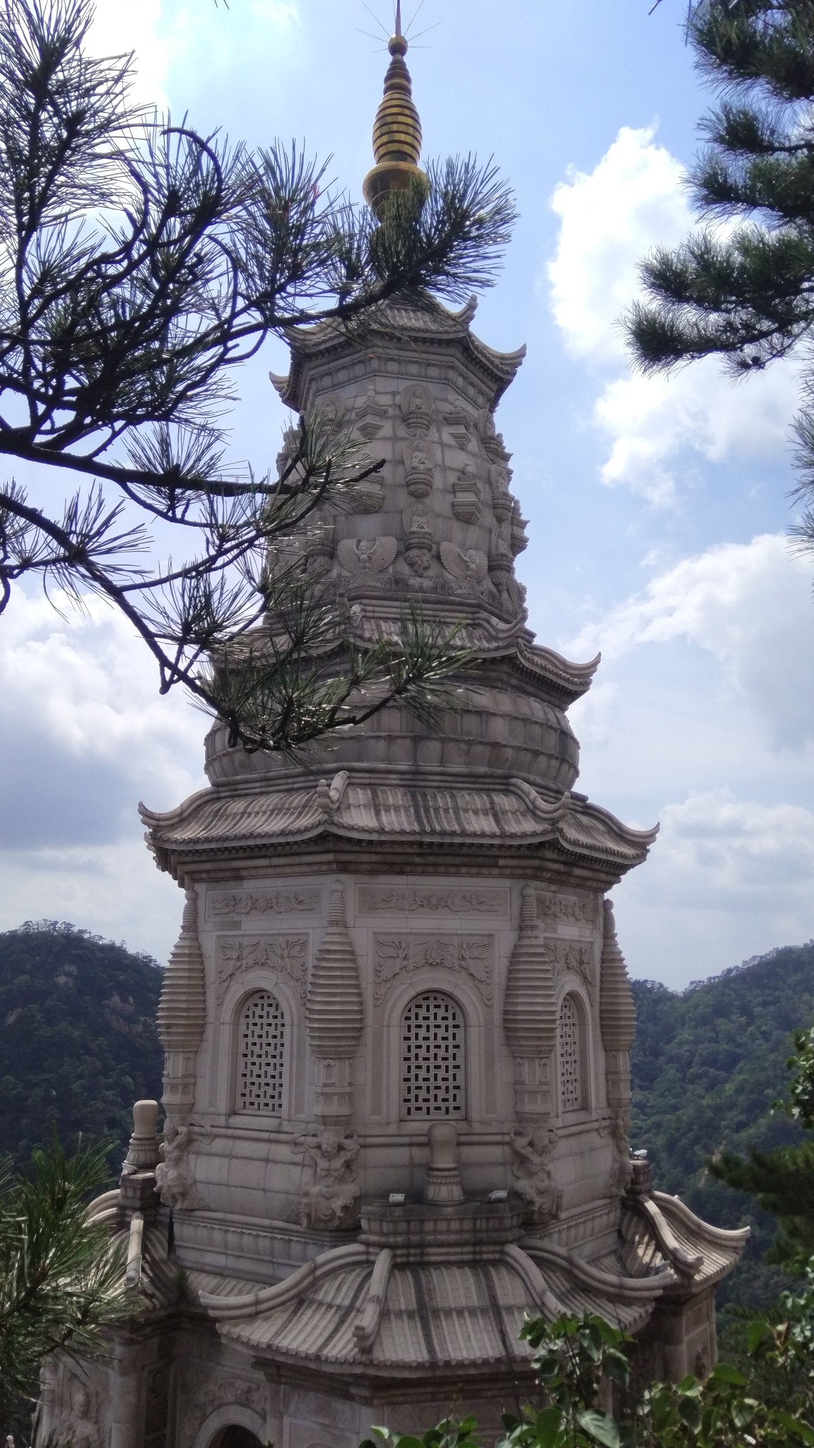 鞍山千山弥勒大佛       
