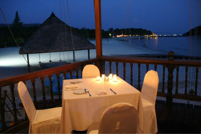 兰卡威美食-The Lighthouse Restaurant and Beach Bar