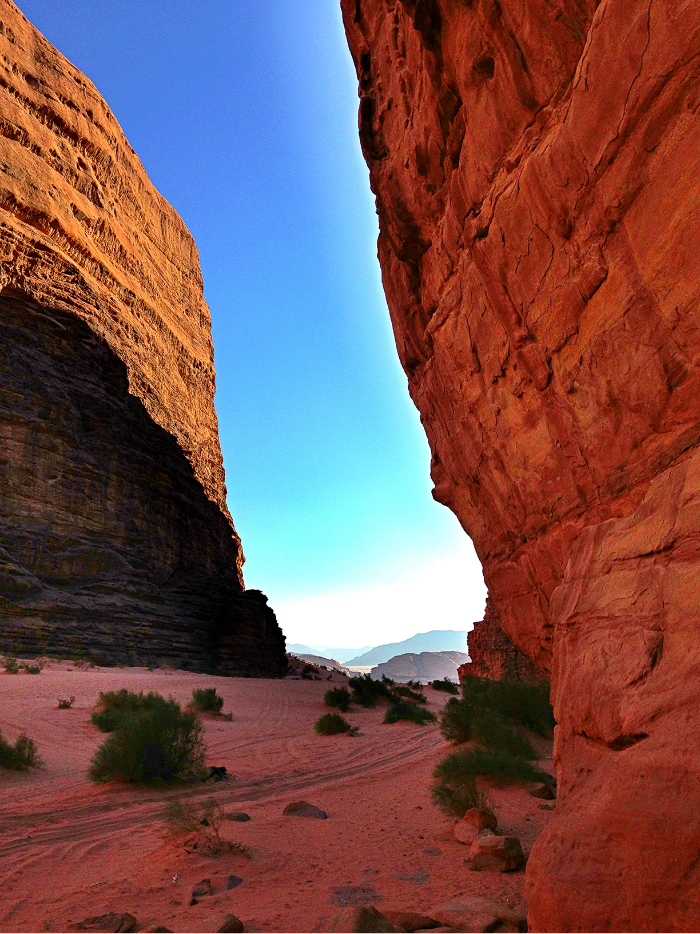 【约旦图片】瓦迪拉姆，酒红色的沙漠