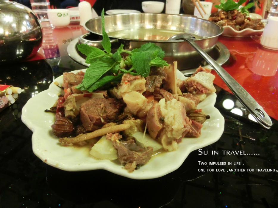 丽江美食-老石黑山羊