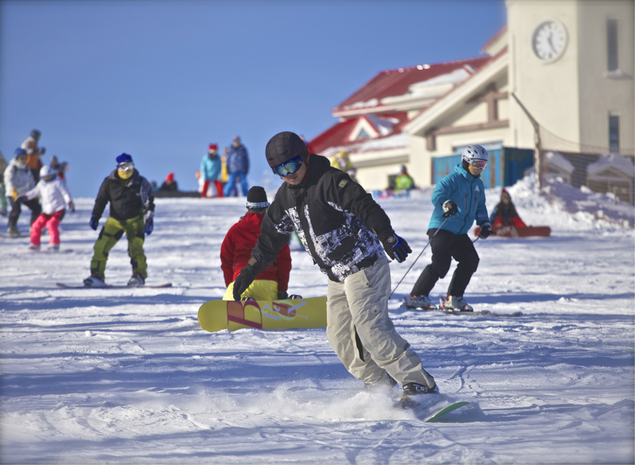 亚布力滑雪场几月营业？2023-18亚布力滑雪场开放时间 