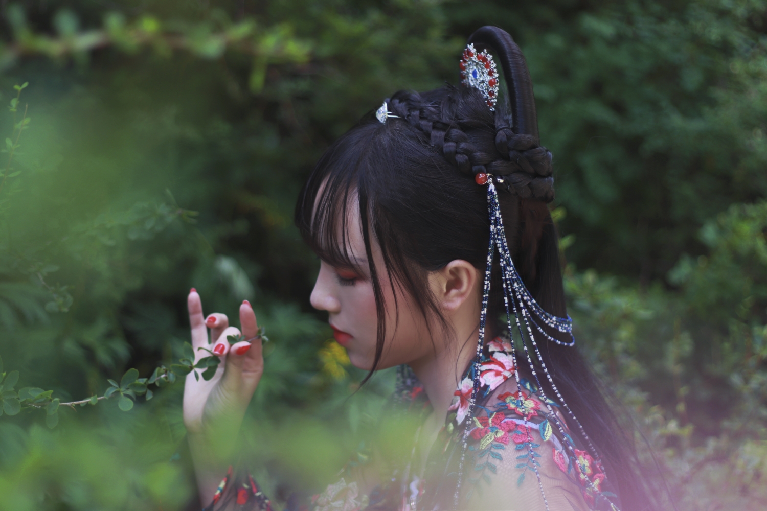 两崖兀相望,怪石起山酋 | 从成都到兰州 | 郎木寺_游记