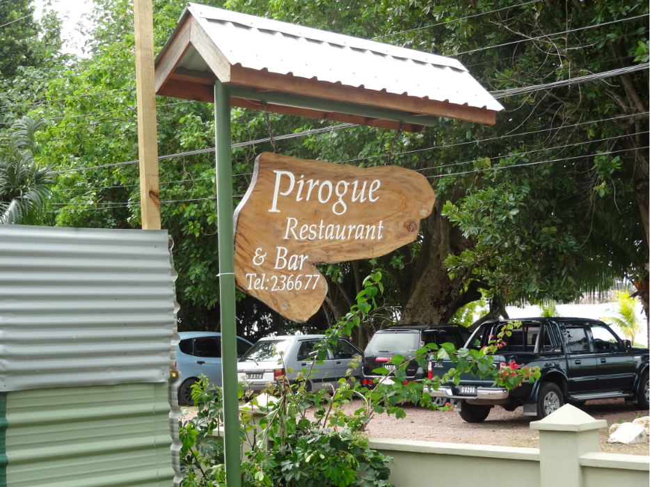 塞舌尔美食-Pirogue Restaurant & Bar