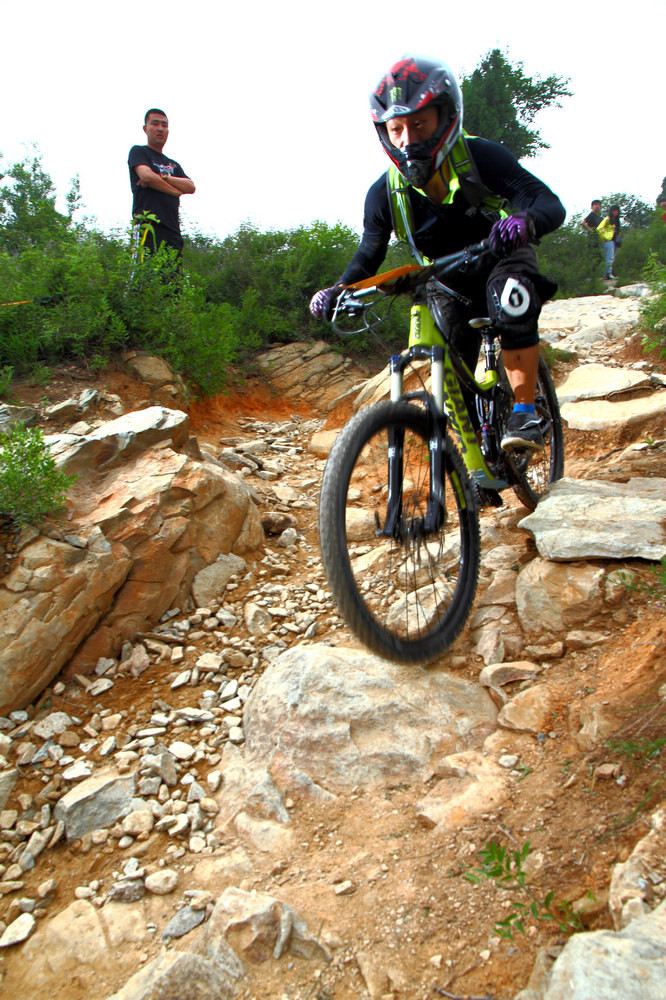 2013pinkbike中国山地车速降联赛(第二站-观佛)