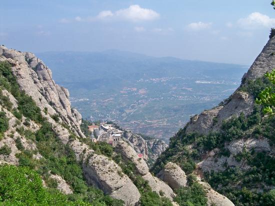 巴塞罗那娱乐-Afternoon in Montserrat