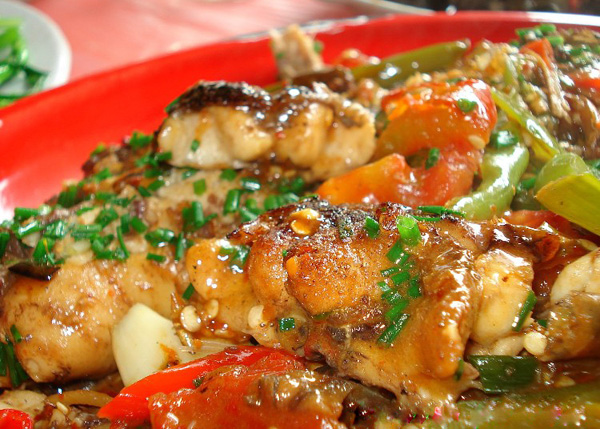 阳朔美食-老蒋正宗漓江啤酒鱼