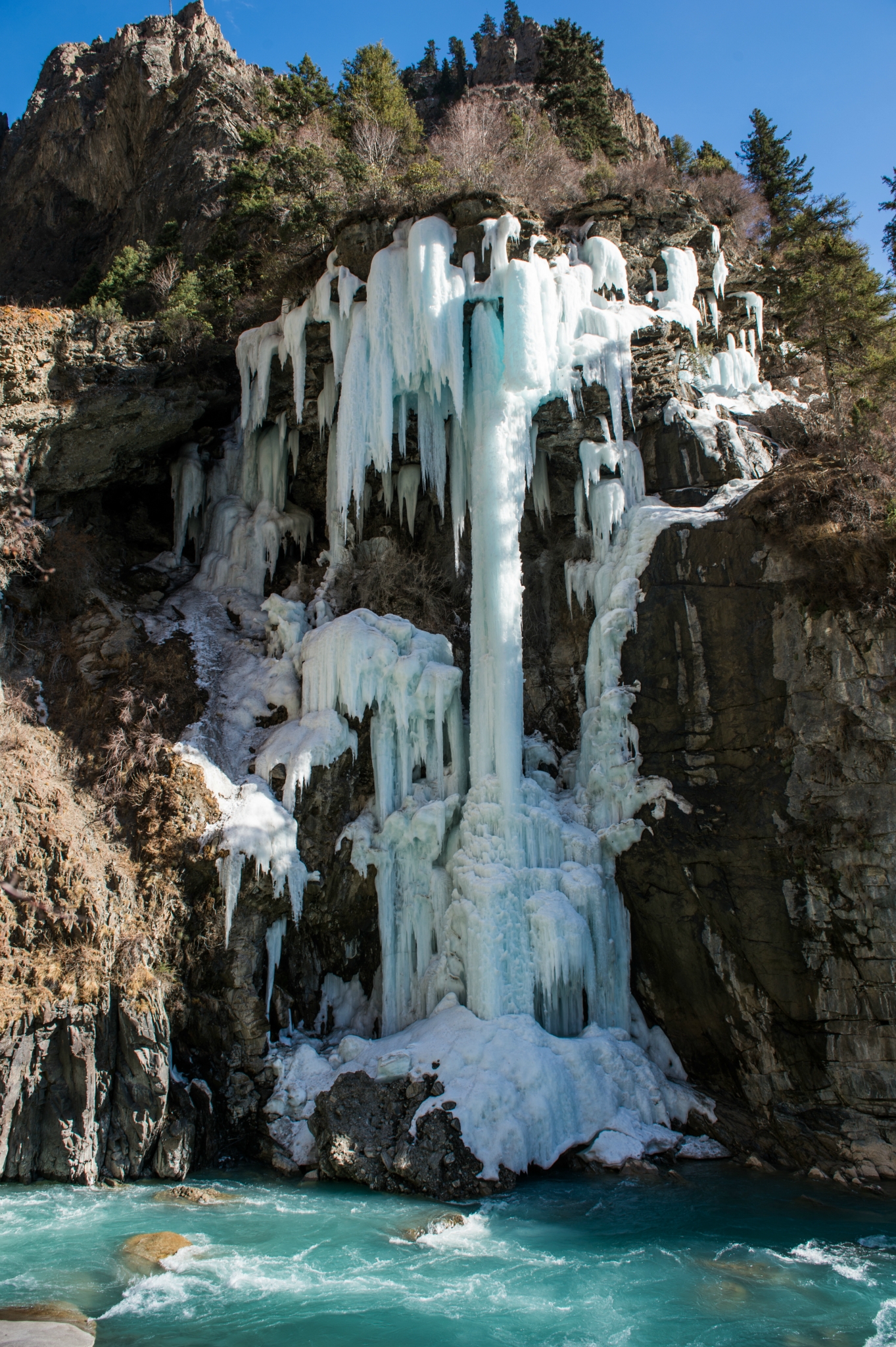 途经的冰瀑,米堆冰川附近