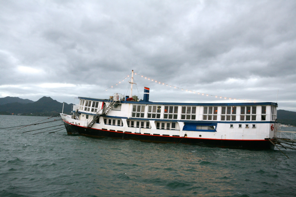 斐济美食-Tiko's Floating Restaurant