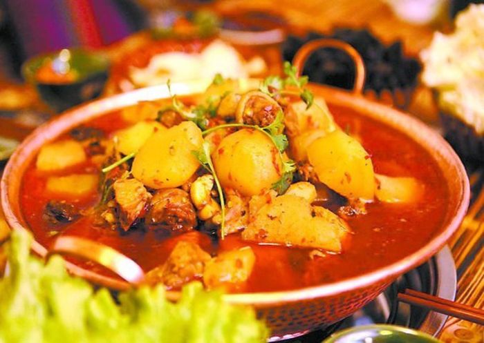 丽江美食-梭索太安洋芋鸡(象山东路店)