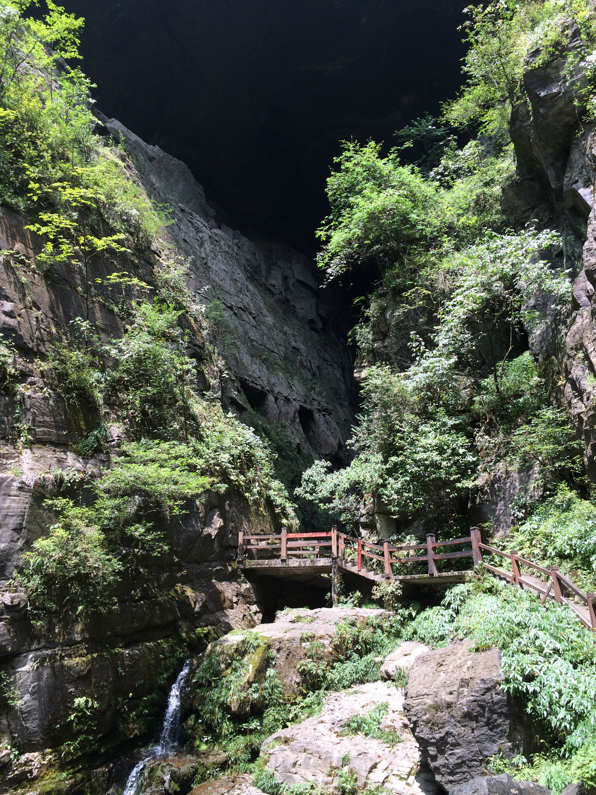 空气清新,气温适宜,继续逗留咸丰坪坝营生态度假风景区;  坪坝营有两