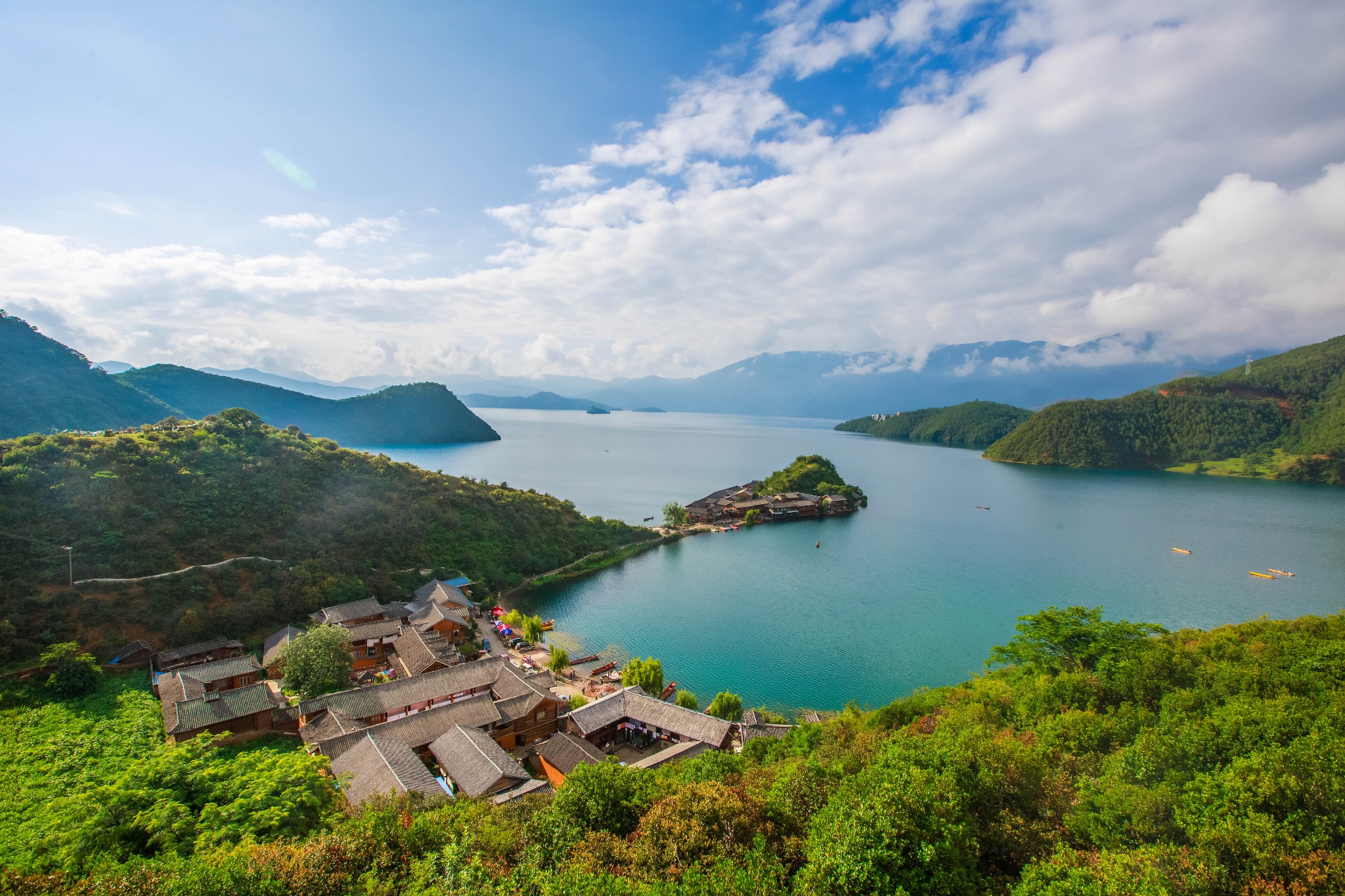             泸沽湖美景(图片源自