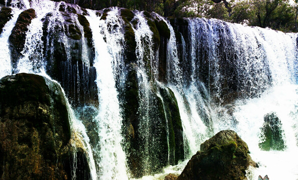 四川九寨沟瀑布