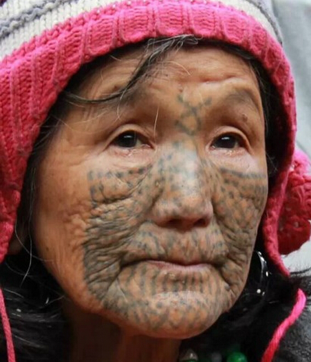 独龙族纹面女，中国最后的纹面女 